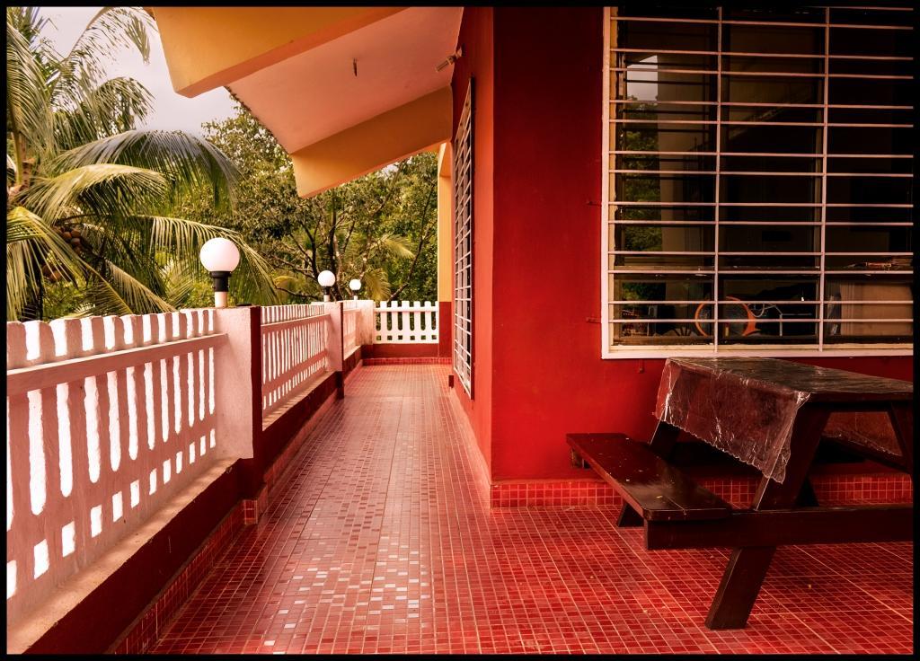 Hotel Varshavan- Nature, Hobby And Art Residency Dāpoli Exterior foto