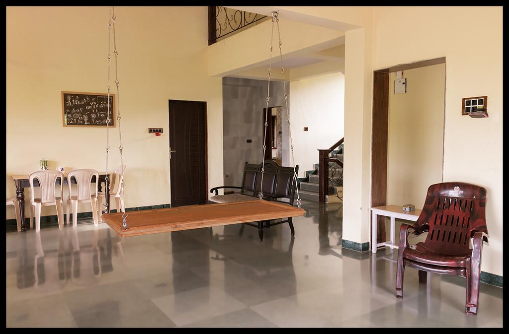 Hotel Varshavan- Nature, Hobby And Art Residency Dāpoli Exterior foto
